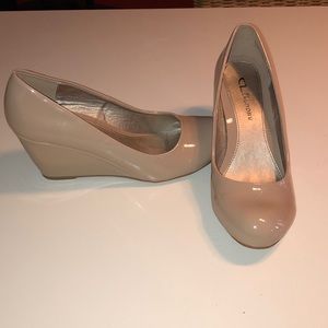 size Medium 7 1/2 heels